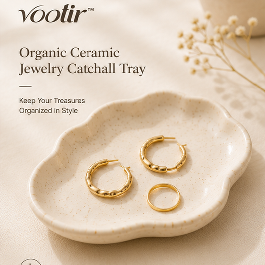 𝒗𝒐𝒐𝒊𝒕𝒊𝒓 organic cream ceramic jewelry catchall tray holding gold-tone jewelry